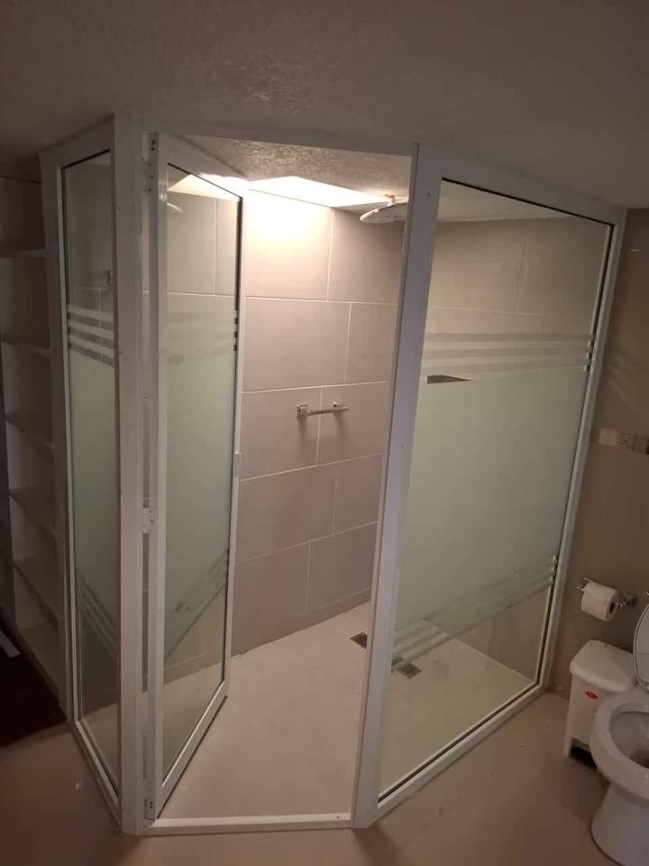 canceles de baño sobre medida en Reynosa