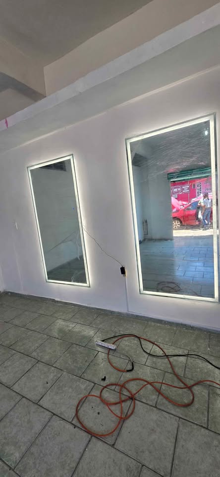 instalación de espejos LED en Reynosa