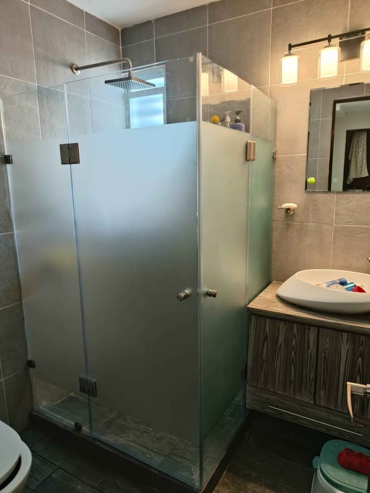 fabricación de canceles de baño en Reynosa